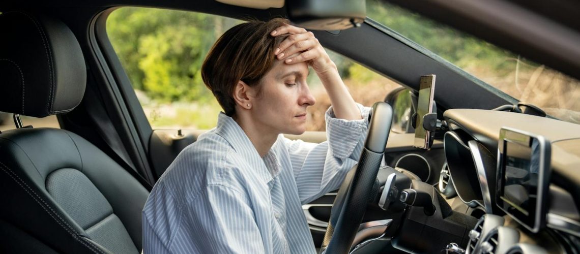 Peur de conduire après un accident : causes, symptômes et solutions pour reprendre le volant